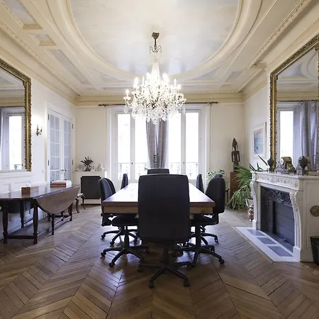 Veeve - Champs-elysees Hideaway Apartment