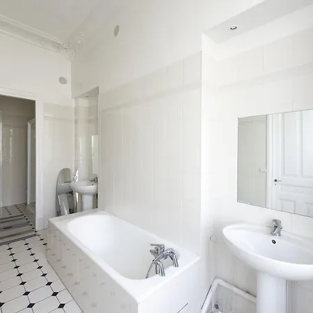Veeve - Champs-elysees Hideaway Paris