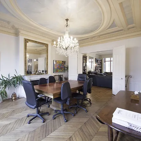 Apartment Veeve - Champs-elysees Hideaway Paris
